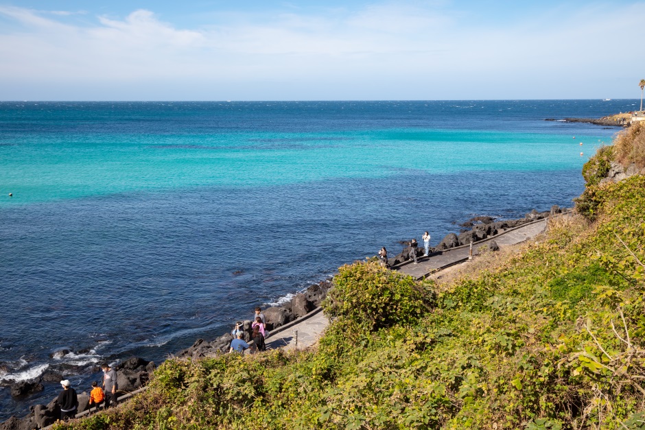 Handam Coastal Trail (한담해안산책로)