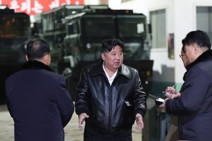 Chủ tịch Bắc Triều Tiên Kim Jong-un gọi Hàn Quốc là "kẻ thù chính"