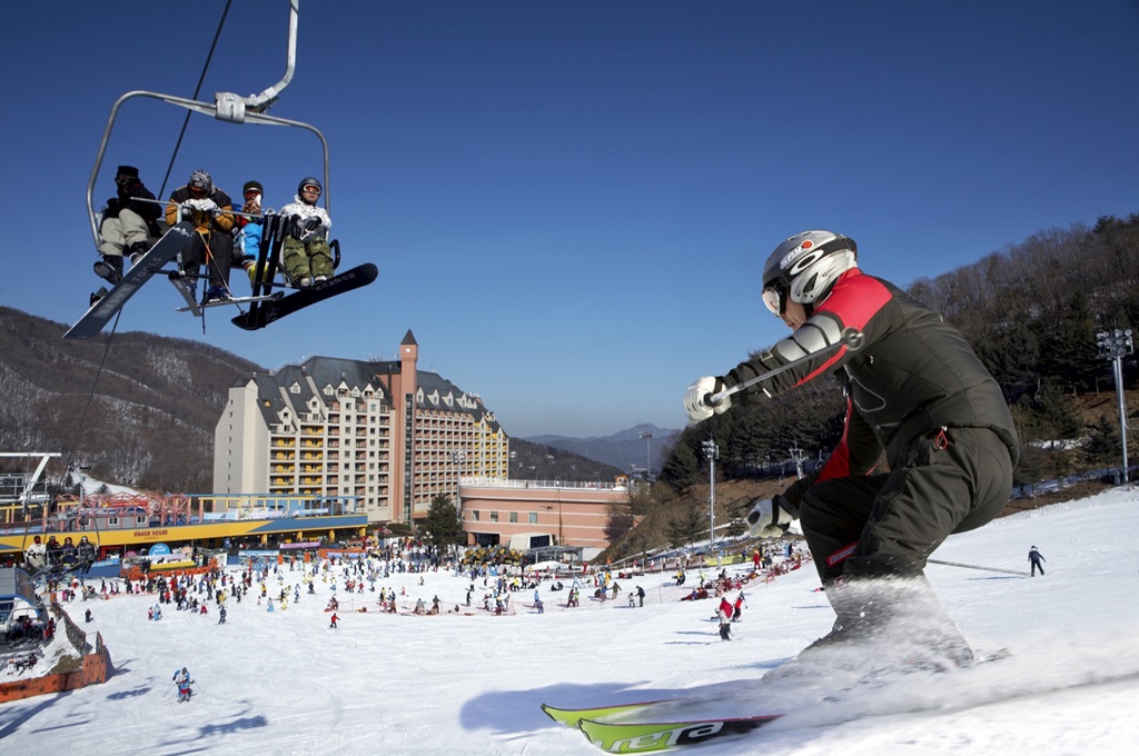 Trượt tuyết – Hoạt động thú vị khi du lịch Hàn Quốc mùa đông
